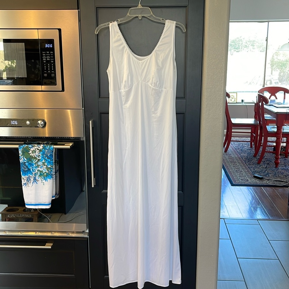 Vintage Beehive Slip/Nightgown Full Length Sz. S